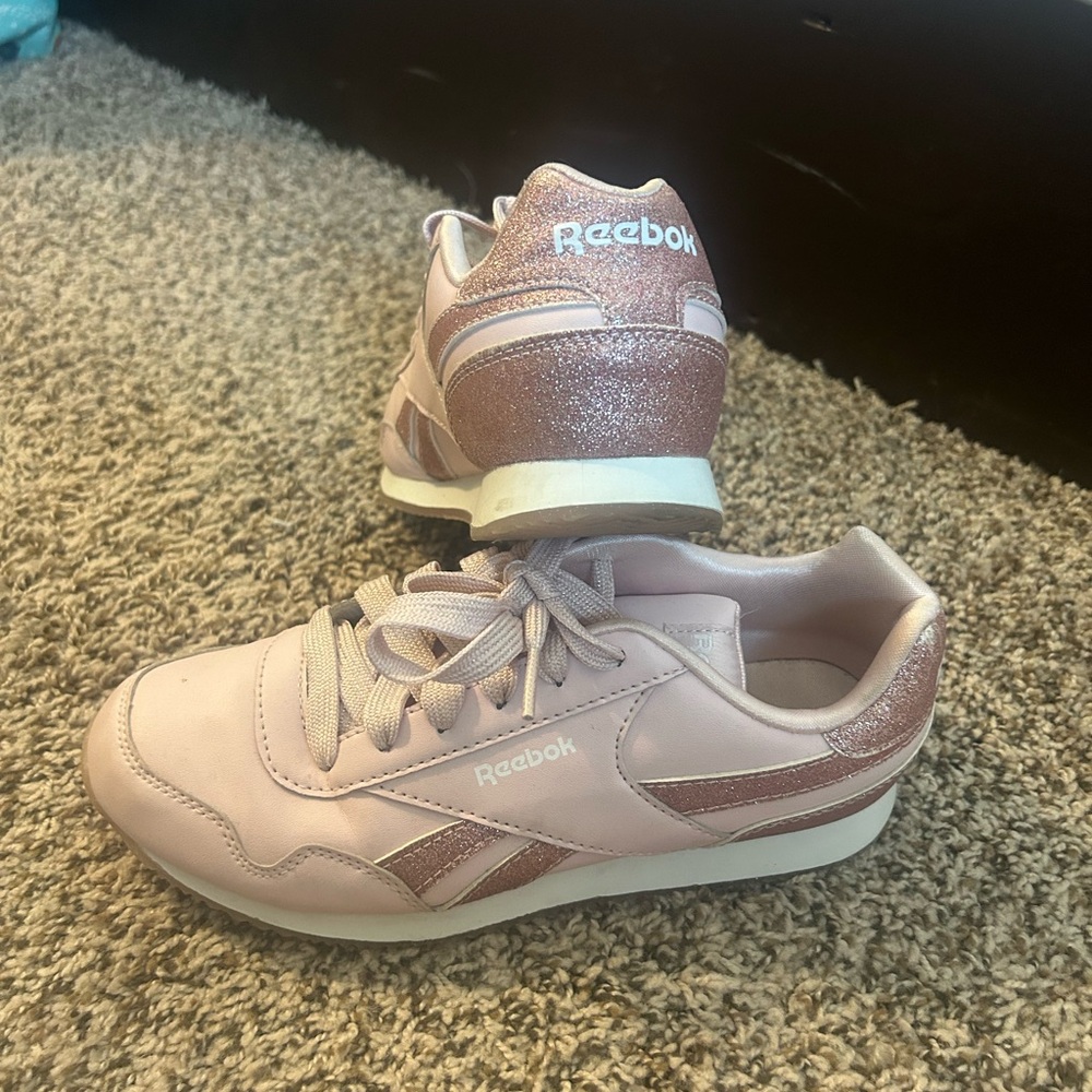 Reebok Girls Tennis Shoes Size 4 EUC